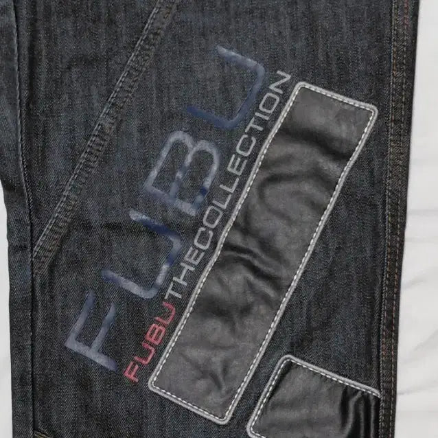 [BUNJANG] FUBU The Collection 2000s Embroidered &amp; Leather Patch Raw Denim Jeans / FUBU THE COLLECTION 00&