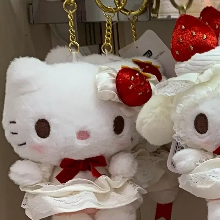 [BUNJANG] Sanrio Hello Kitty Sweet Cake Mascot Keyring / 산리오 스위트 케이크 컬렉션 마스코트 인형 키링 키홀더  헬로키티