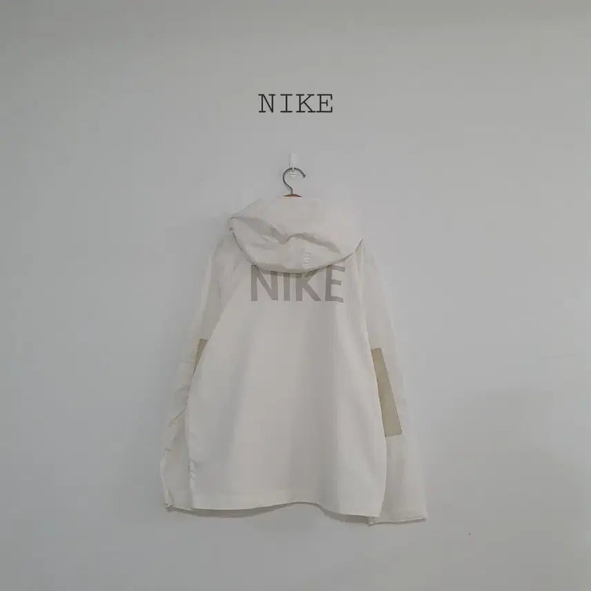 [BUNJANG] Nike White Anorak Hooded Windbreaker Jacket / No.26031803 나이키 화이트 아노락 후드 바람막이