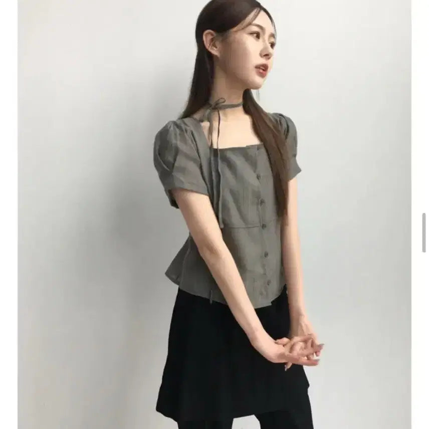 [BUNJANG] [새상품] 노비야카 스카프 블라우스 카키 / [새상품] 노비야카 스카프 블라우스 카키