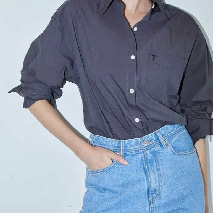 [SOLD OUT] 파르벵 자수 로고 셔츠 차콜