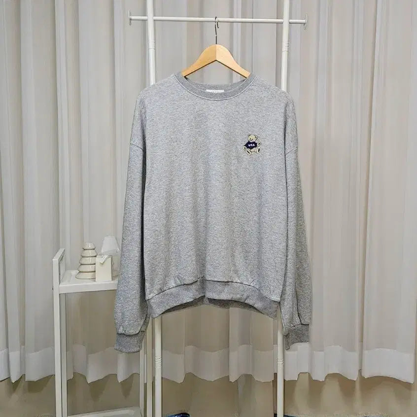 [BUNJANG] Teddy Bear Embroidered Loose Fit Gray Sweatshirt / 테디베어 자수 포인트 루즈핏 맨투맨_그레이