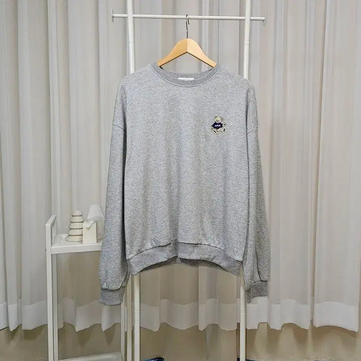 [BUNJANG] Teddy Bear Embroidered Loose Fit Gray Sweatshirt / 테디베어 자수 포인트 루즈핏 맨투맨_그레이