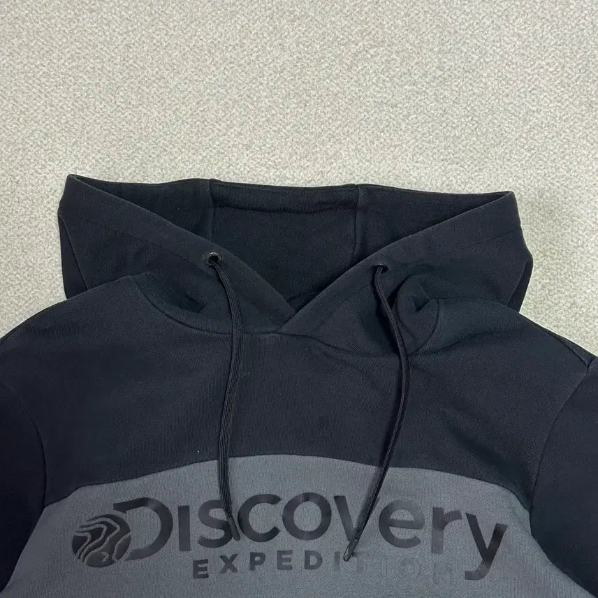 [BUNJANG] Discovery Unisex Box Logo Hoodie / 디스커버리 공용 박스 로고 후드티