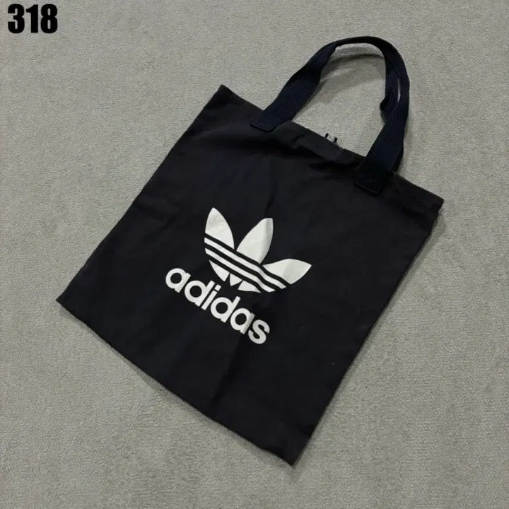 [SOLD OUT] 아디다스 검정색 면 토트백