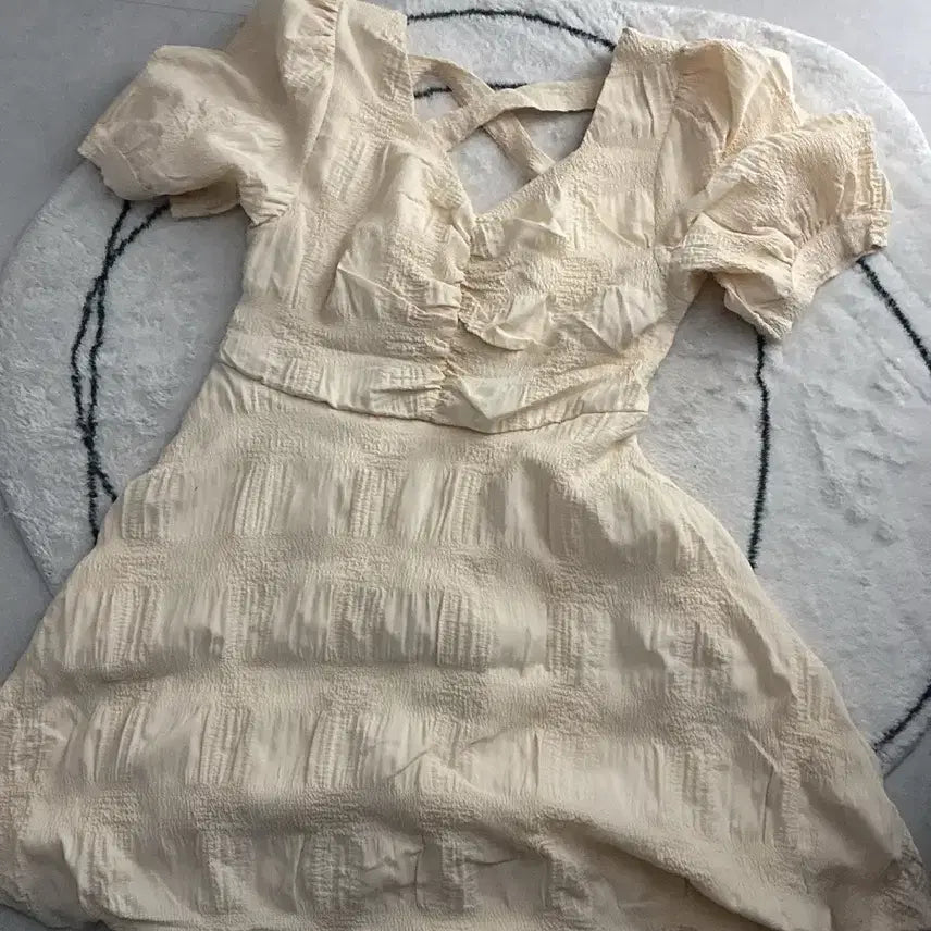 [BUNJANG] Yellow Puff Sleeve Mini Dress / 노란색 퍼프 반팔 미니 원피스