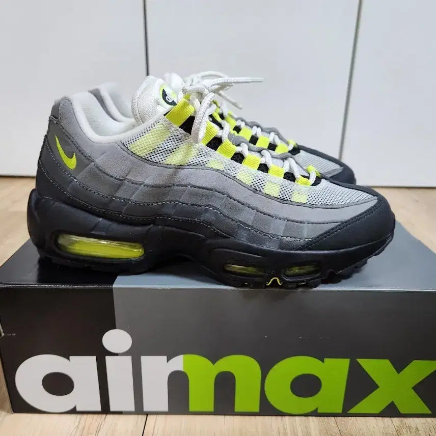 [BUNJANG] Nike Air Max 95 OG 2020 Neon Sneakers / 나이키 에어맥스95 OG 2020 네온 250