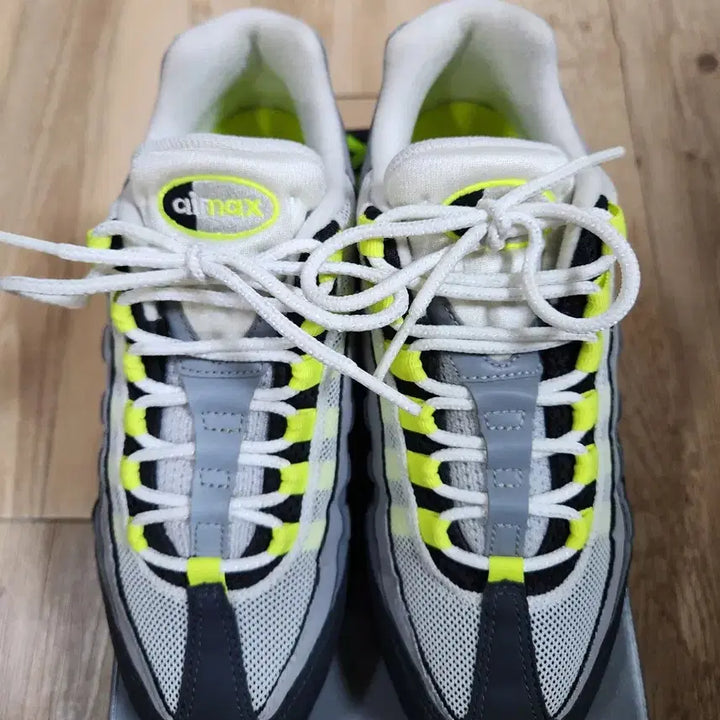 [BUNJANG] Nike Air Max 95 OG 2020 Neon Sneakers / 나이키 에어맥스95 OG 2020 네온 250