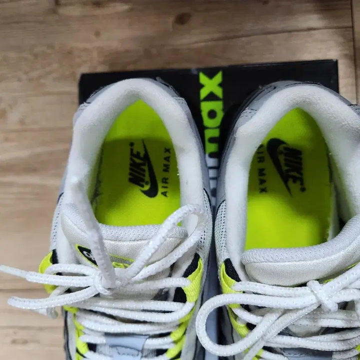 [BUNJANG] Nike Air Max 95 OG 2020 Neon Sneakers / 나이키 에어맥스95 OG 2020 네온 250