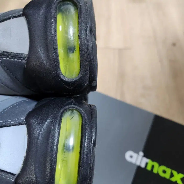 [BUNJANG] Nike Air Max 95 OG 2020 Neon Sneakers / 나이키 에어맥스95 OG 2020 네온 250