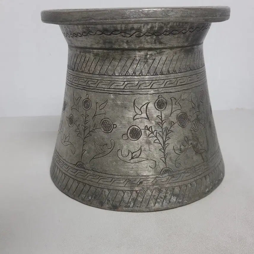 [BUNJANG] Antique Pomegranate Motif Brazier / 옛날 오래된 석류문양 화로