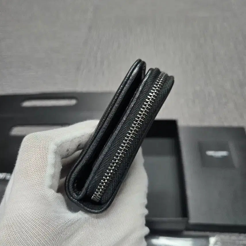 [BUNJANG] Yves Saint Laurent Zip Around Wallet / [특가][정품] 입생로랑 지퍼어라운드 반지갑