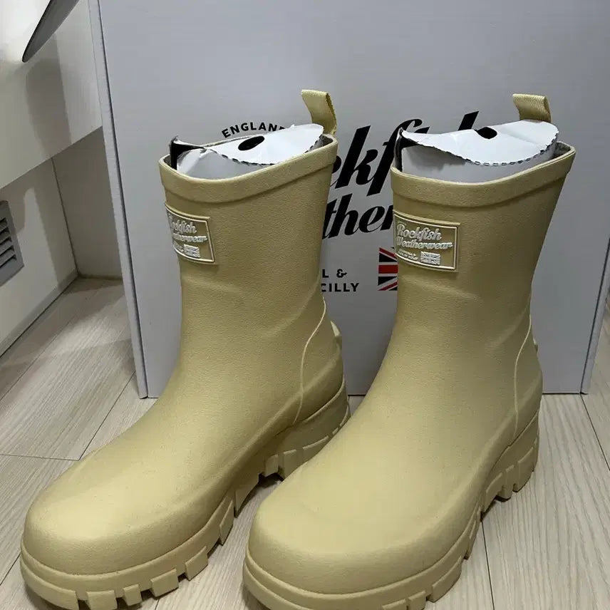 [BUNJANG] Rockfish Weatherwear Mid Rain Boots / [사용X] 락피쉬웨더웨어 미들 레인부츠(버터 235)