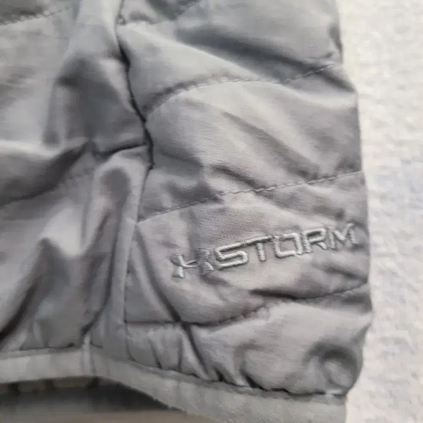 [BUNJANG] Under Armour Lightweight Padded Vest Men&