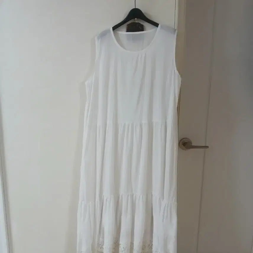 [BUNJANG] New Sleeveless Lace Dress / 새제품 면 나시 민소매 레이스 원피스 가슴단면 55센티정도