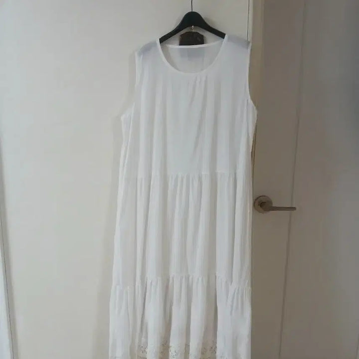 [BUNJANG] New Sleeveless Lace Dress / 새제품 면 나시 민소매 레이스 원피스 가슴단면 55센티정도