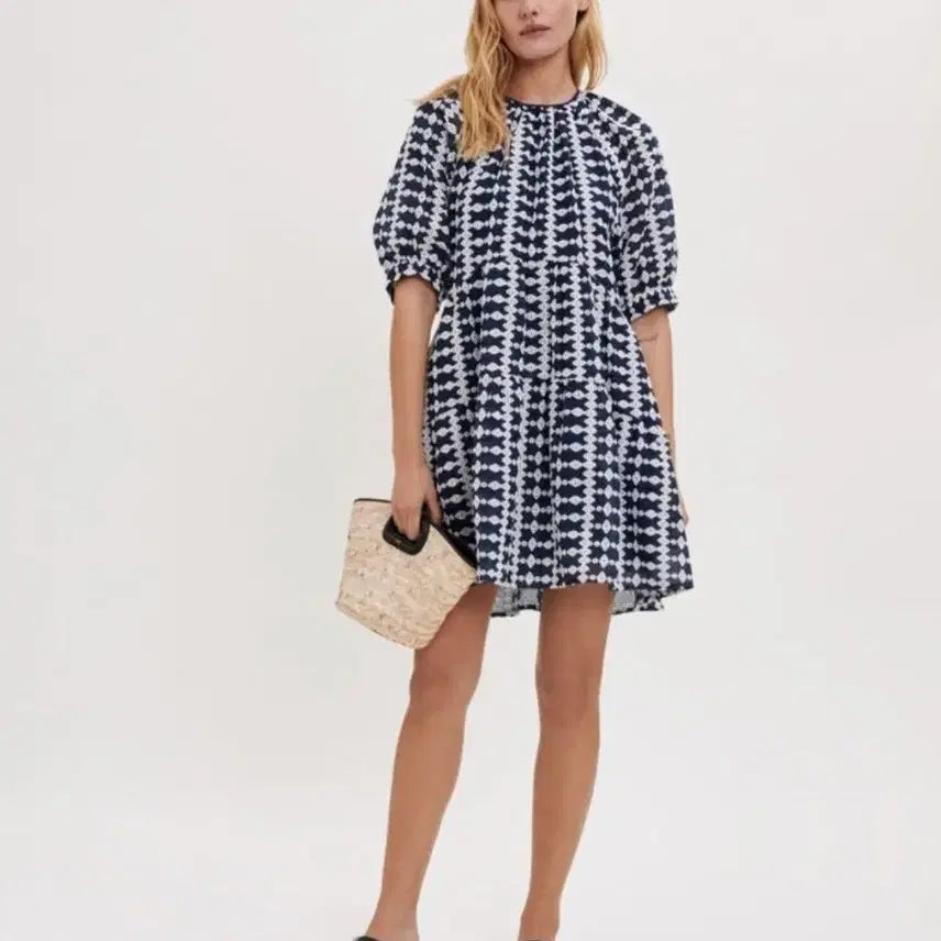 [BUNJANG] Maje Navy Embroidered Dress / 마쥬 네이비 자수 원피스