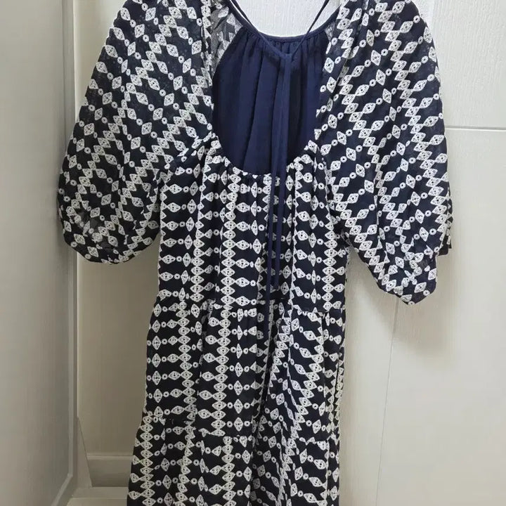 [BUNJANG] Maje Navy Embroidered Dress / 마쥬 네이비 자수 원피스