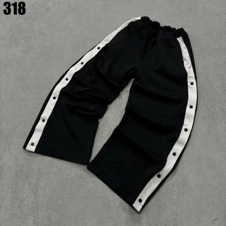 [BUNJANG] LifeWork Black Side Button Track Pants / 라이프워크 블랙 사이드 버튼 트랙 팬츠