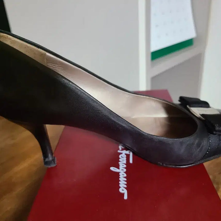 [SOLD OUT] 페라가모 블랙 여성 펌프스 구두 240사이즈