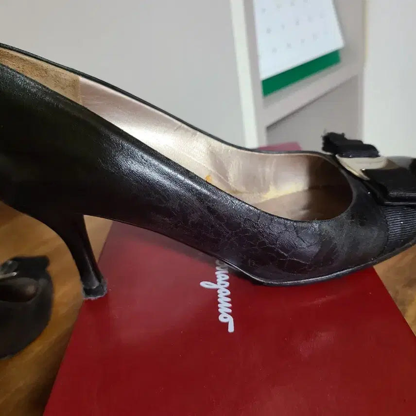 [SOLD OUT] 페라가모 블랙 여성 펌프스 구두 240사이즈