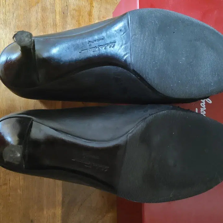 [SOLD OUT] 페라가모 블랙 여성 펌프스 구두 240사이즈