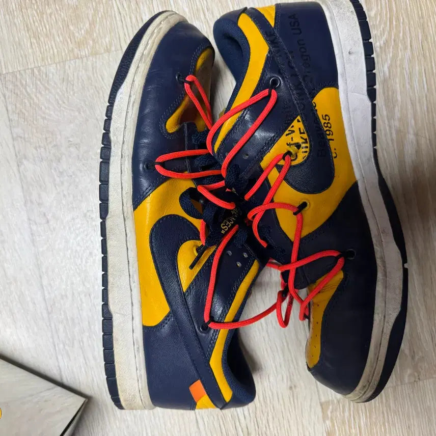 [BUNJANG] Nike x Off-White Dunk Low University Gold Midnight Navy Sneakers / 295) 나이키 x 오프화이트 덩크 로우 유니버시티 골드 미드나잇 네이비