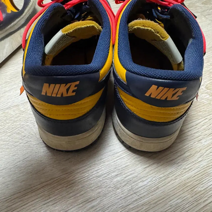 [BUNJANG] Nike x Off-White Dunk Low University Gold Midnight Navy Sneakers / 295) 나이키 x 오프화이트 덩크 로우 유니버시티 골드 미드나잇 네이비