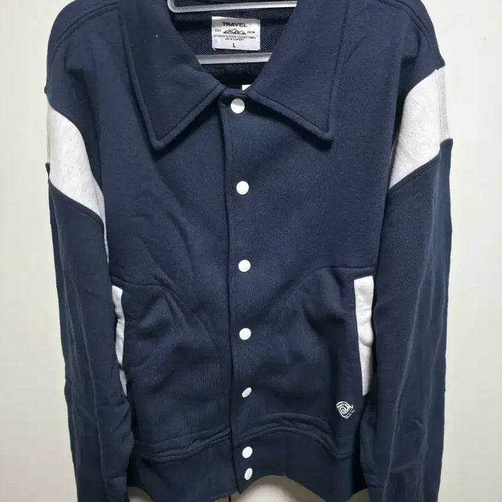 [SOLD OUT] (L)트래블 바시티 자켓 네이비