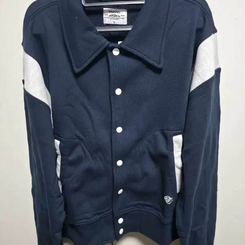 [SOLD OUT] (L)트래블 바시티 자켓 네이비