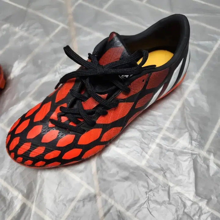 [BUNJANG] Adidas Predator Soccer Cleats (Red/Black) 245 / 마/아디다스 축구화 레드/블랙245