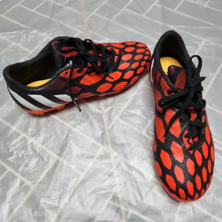 [BUNJANG] Adidas Predator Soccer Cleats (Red/Black) 245 / 마/아디다스 축구화 레드/블랙245