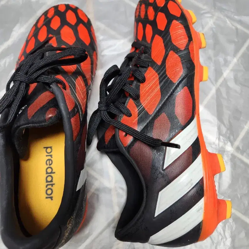 [BUNJANG] Adidas Predator Soccer Cleats (Red/Black) 245 / 마/아디다스 축구화 레드/블랙245