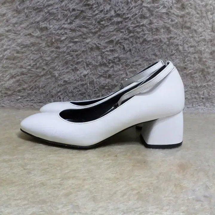 [BUNJANG] ByMina Mary Jane Pumps - White, 5cm Heels / 후루룩구제 225 바이미나 구두 펌프스 메리제인 중고 신발 화이트 굽5