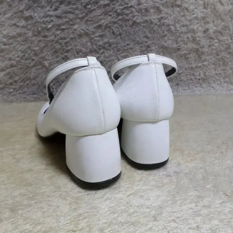 [BUNJANG] ByMina Mary Jane Pumps - White, 5cm Heels / 후루룩구제 225 바이미나 구두 펌프스 메리제인 중고 신발 화이트 굽5
