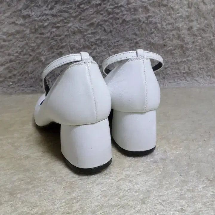 [BUNJANG] ByMina Mary Jane Pumps - White, 5cm Heels / 후루룩구제 225 바이미나 구두 펌프스 메리제인 중고 신발 화이트 굽5