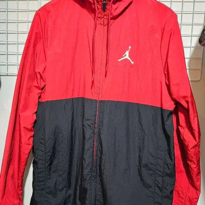 [BUNJANG] Jordan Red/Black Windbreaker Hooded Jacket / 조던 레드/블랙 바람막이 후드 자켓