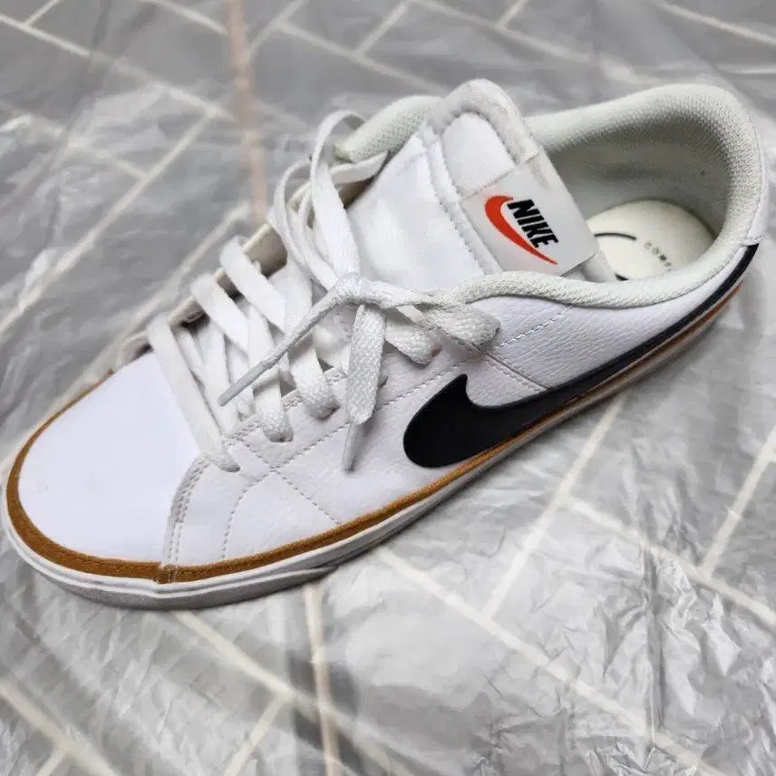 [BUNJANG] Nike Court Legacy Next Nature White/Black Sneakers / 마/나이키의 코트 레거시 넥스트 네이처280