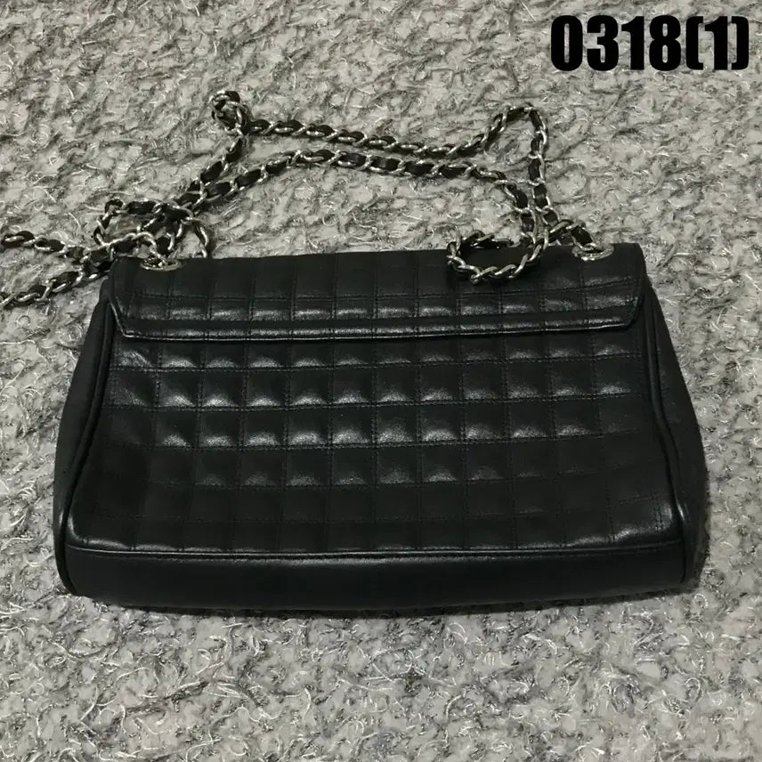 [SOLD OUT] 바나바나 블랙 퀼팅 체인 숄더백