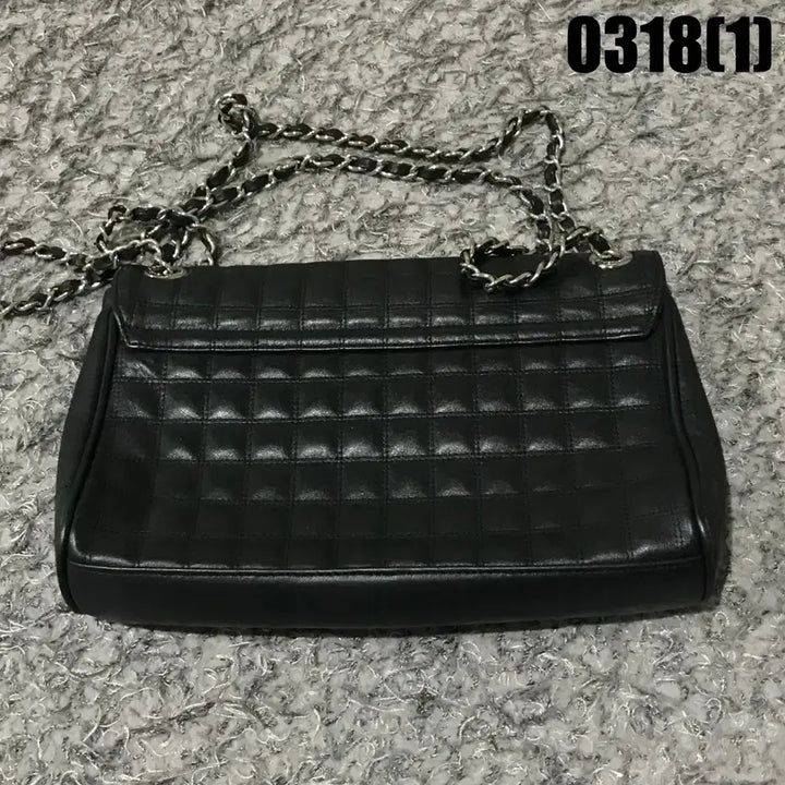 [SOLD OUT] 바나바나 블랙 퀼팅 체인 숄더백