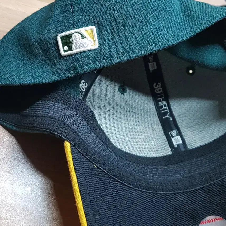 [SOLD OUT] 뉴에라 오클랜드 하이크라운 볼캡