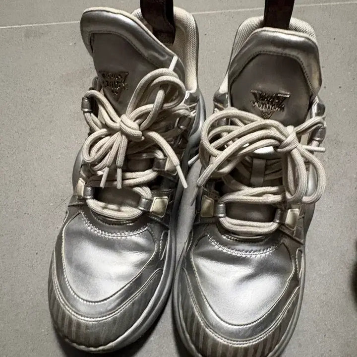 [BUNJANG] Louis Vuitton Archlight Silver Sneakers / 정/밑창마모 루이비통 아치라이트 실버 245