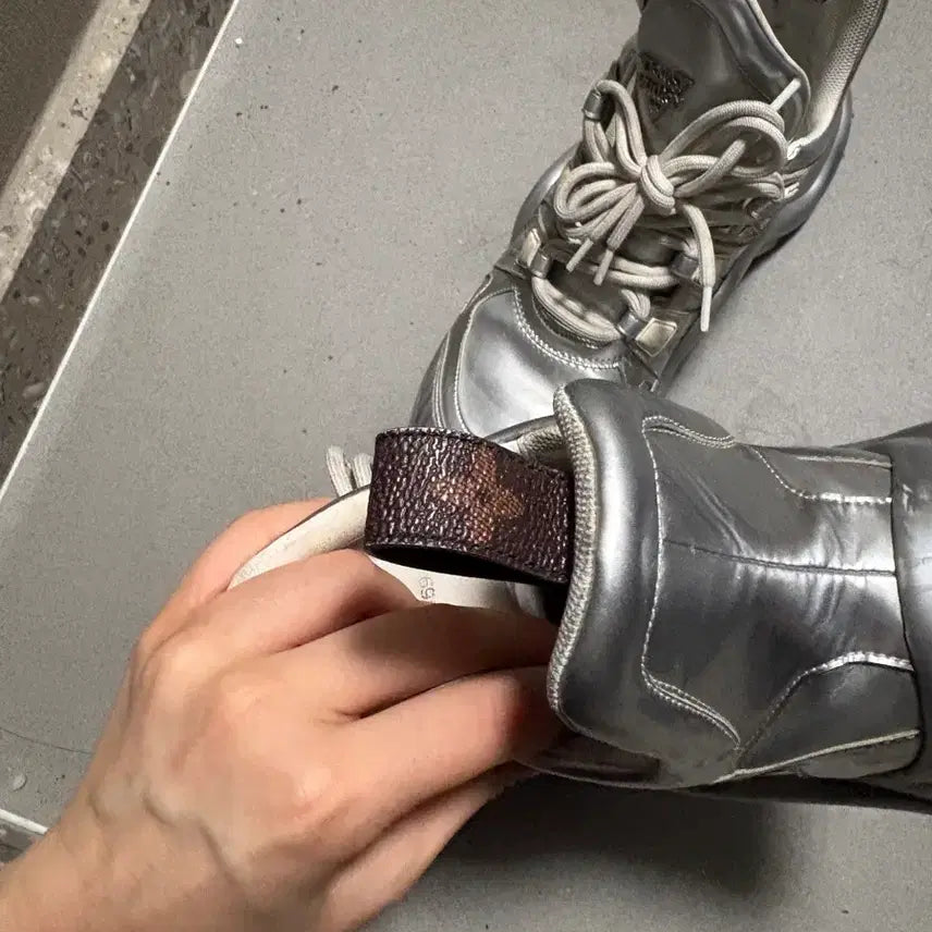 [BUNJANG] Louis Vuitton Archlight Silver Sneakers / 정/밑창마모 루이비통 아치라이트 실버 245