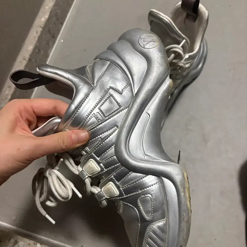 [BUNJANG] Louis Vuitton Archlight Silver Sneakers / 정/밑창마모 루이비통 아치라이트 실버 245