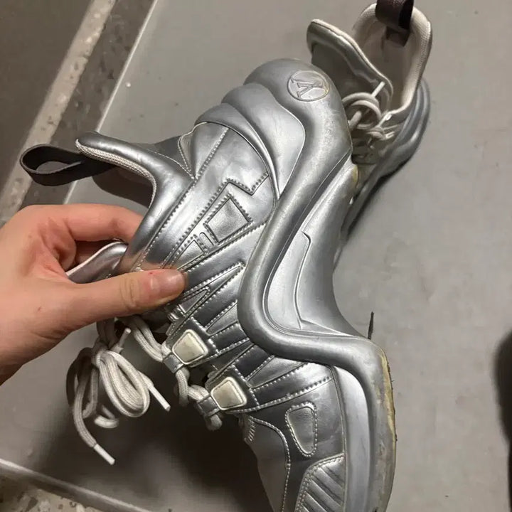 [BUNJANG] Louis Vuitton Archlight Silver Sneakers / 정/밑창마모 루이비통 아치라이트 실버 245