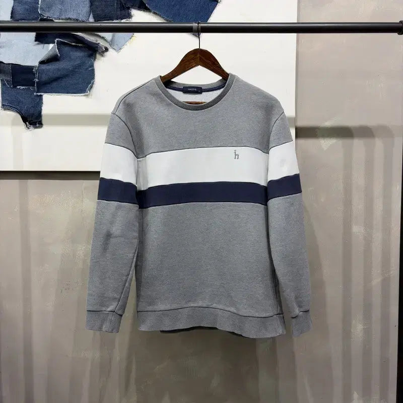 [BUNJANG] Hazzys Casual Color Block Logo Embroidered Sweatshirt / (100) 헤지스 캐주얼 배색 로고 자수 맨투맨 긴팔티