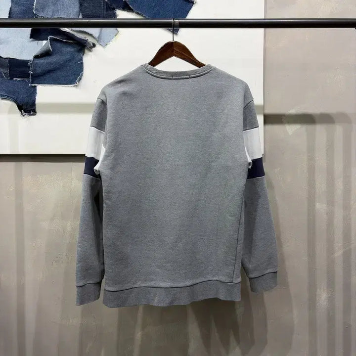 [BUNJANG] Hazzys Casual Color Block Logo Embroidered Sweatshirt / (100) 헤지스 캐주얼 배색 로고 자수 맨투맨 긴팔티