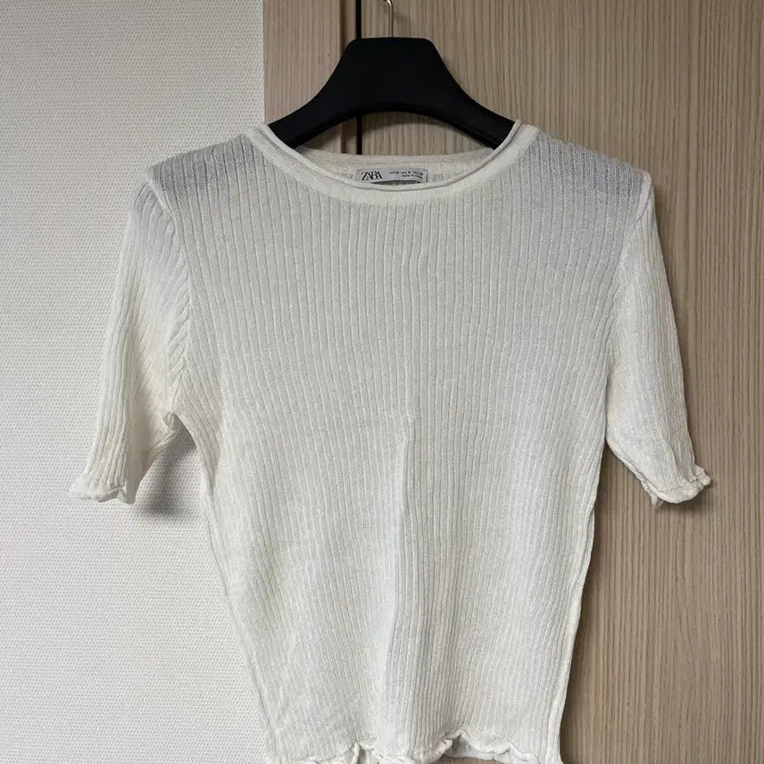 [SOLD OUT] 미착용) ZARA 화이트 골지 반팔 티셔츠 M 크롭탑