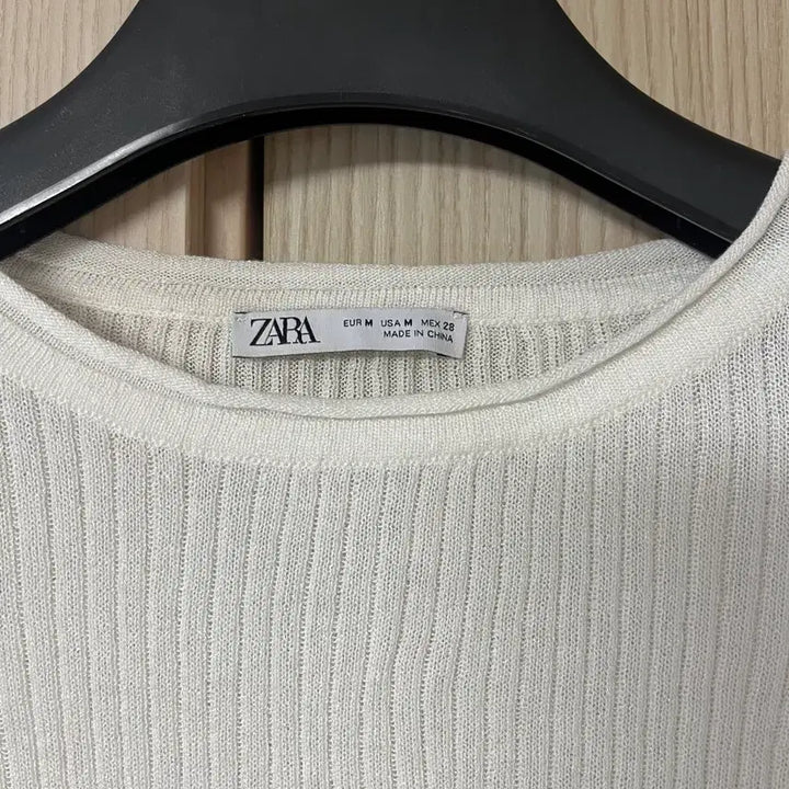 [SOLD OUT] 미착용) ZARA 화이트 골지 반팔 티셔츠 M 크롭탑