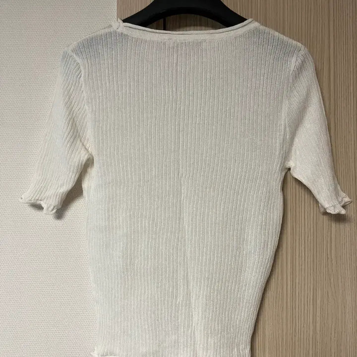 [SOLD OUT] 미착용) ZARA 화이트 골지 반팔 티셔츠 M 크롭탑